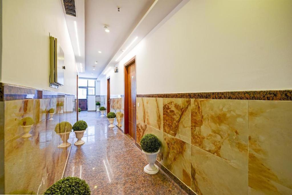 Hotel Rosewood Near Delhi Airport New Delhi Exteriör bild