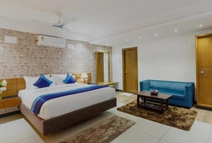 Hotel Rosewood Near Delhi Airport New Delhi Exteriör bild