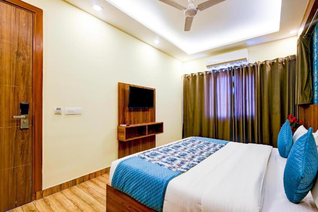 Hotel Rosewood Near Delhi Airport New Delhi Exteriör bild