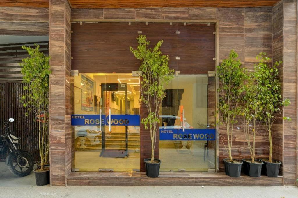 Hotel Rosewood Near Delhi Airport New Delhi Exteriör bild